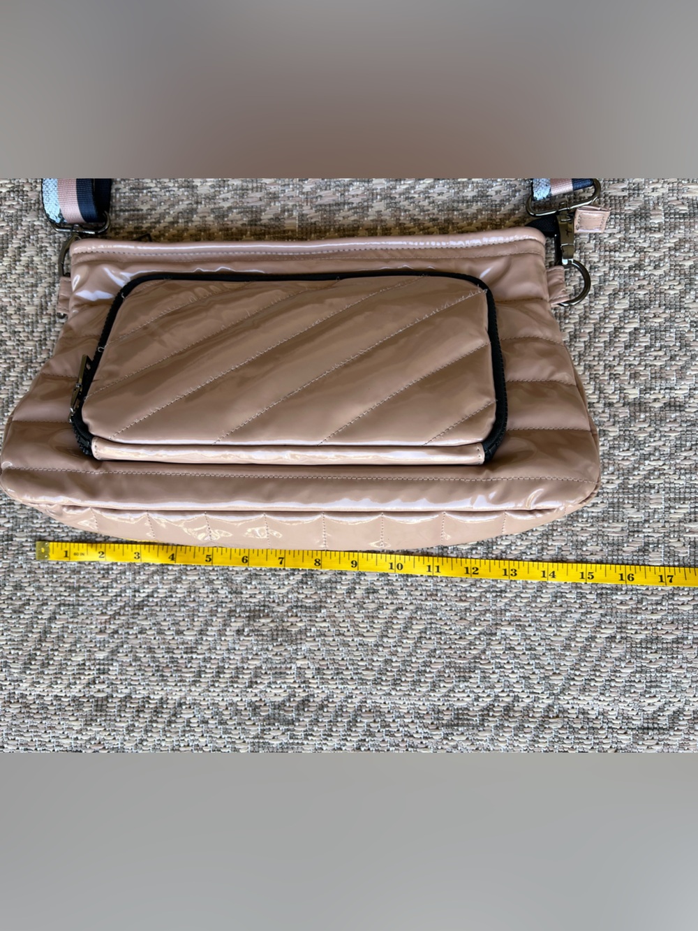 Think Royln‎ Bank Street XL Quilted Patent Crossbody Bag Nude Beige - Picture 2 of 8
